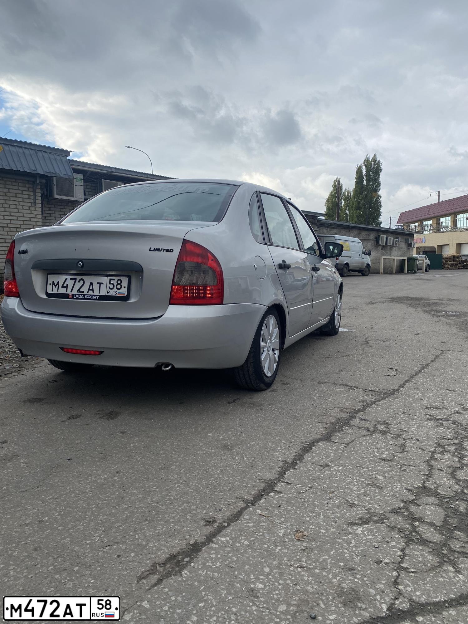 Фото автомобиля LADA 1118 KALINA, 2008 — госномер М472АТ58. Цвет: СЕРЕБРИСТЫЙ