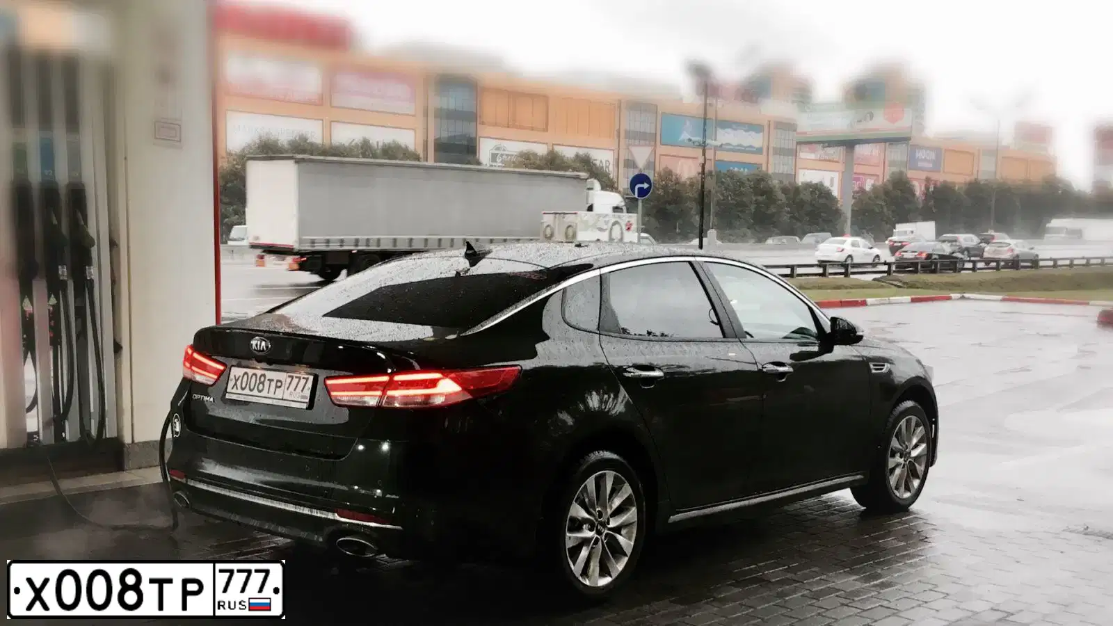 Фото автомобиля KIA MAGENTIS / OPTIMA, 2016 — госномер Х008ТР777. Цвет: ЧЕРНЫЙ