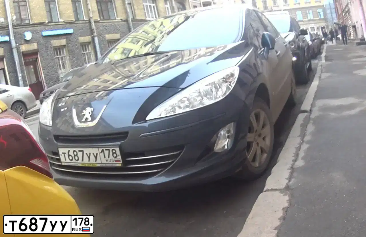 Фото автомобиля PEUGEOT 408, 2015 — госномер Т687УУ178. Цвет: ТЕМНО-СИНИЙ