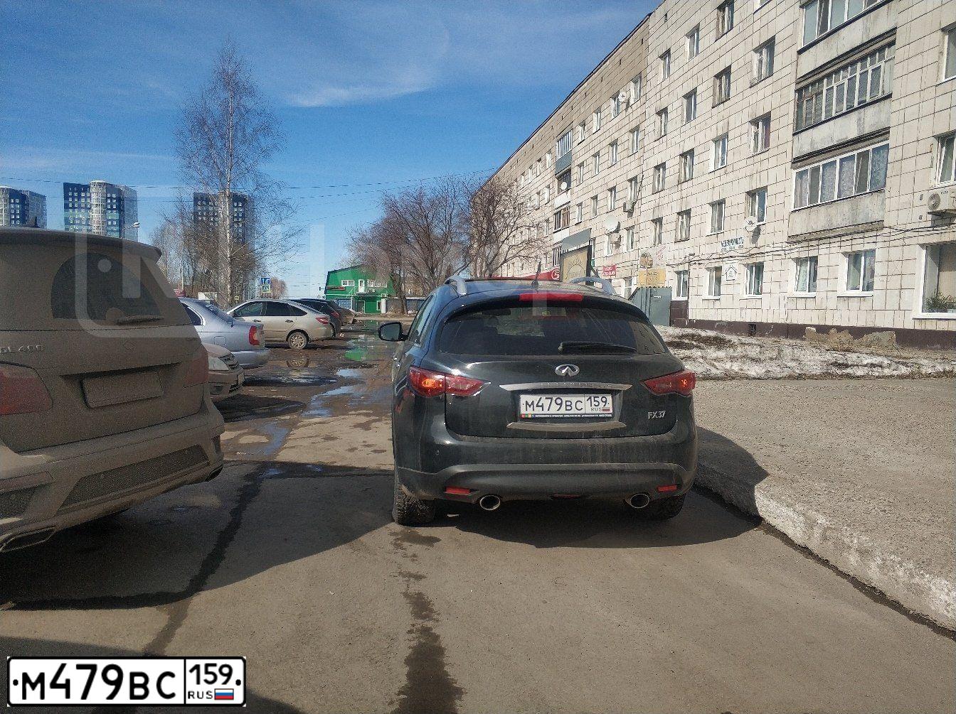 Фото автомобиля INFINITI QX70 /FX/, 2012 — госномер М479ВС159. Цвет: ЧЕРНЫЙ