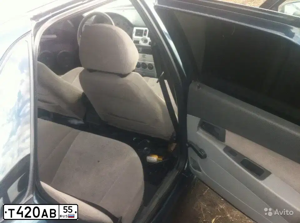 Фото автомобиля LADA 2170 PRIORA, 2007 — госномер Т420АВ55. Цвет: Темно-зеленый