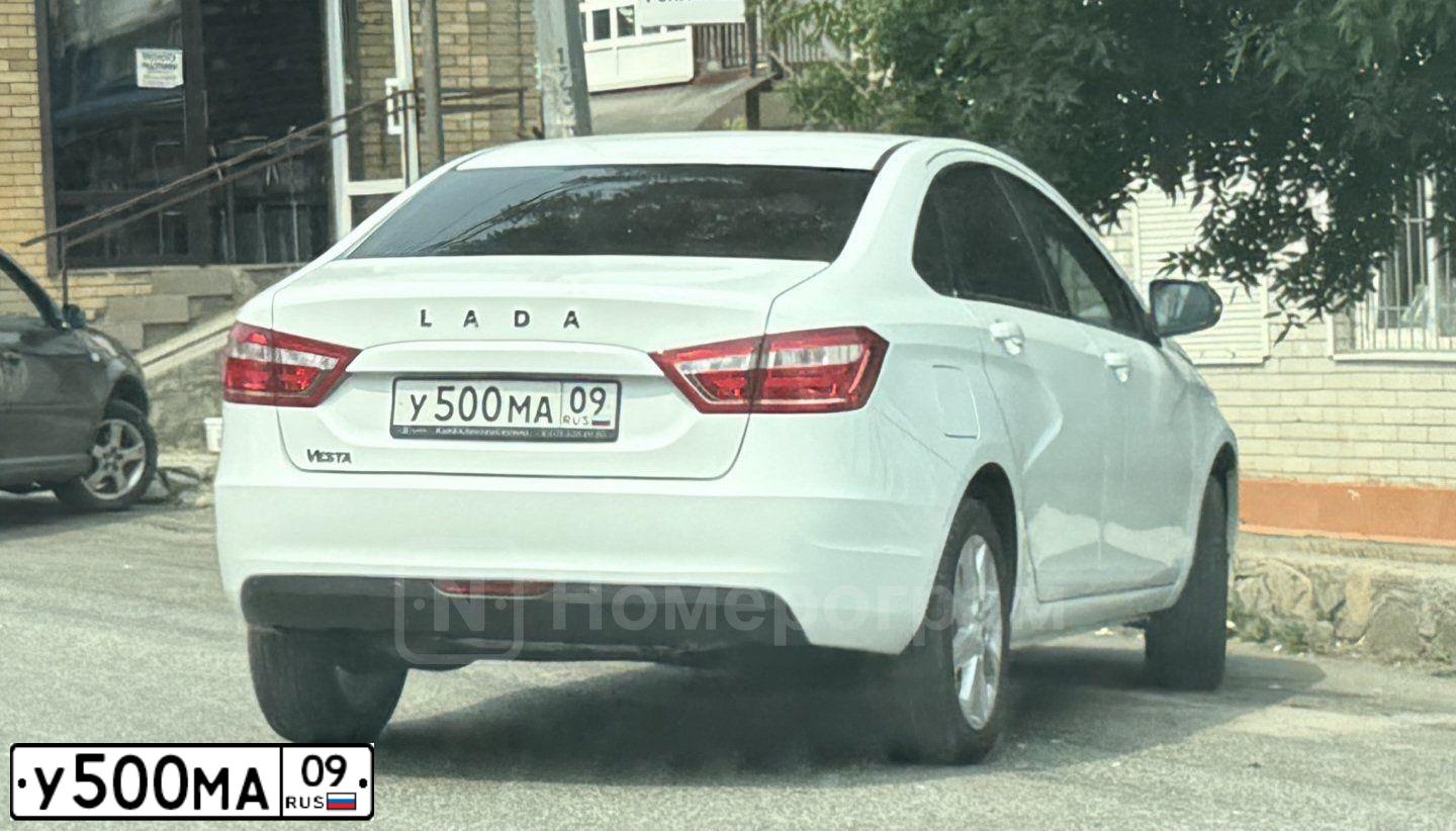 Фото автомобиля LADA 2170 PRIORA, 2009 — госномер В333ВВ09. Цвет: СИНЕ-ЧЕРНЫЙ