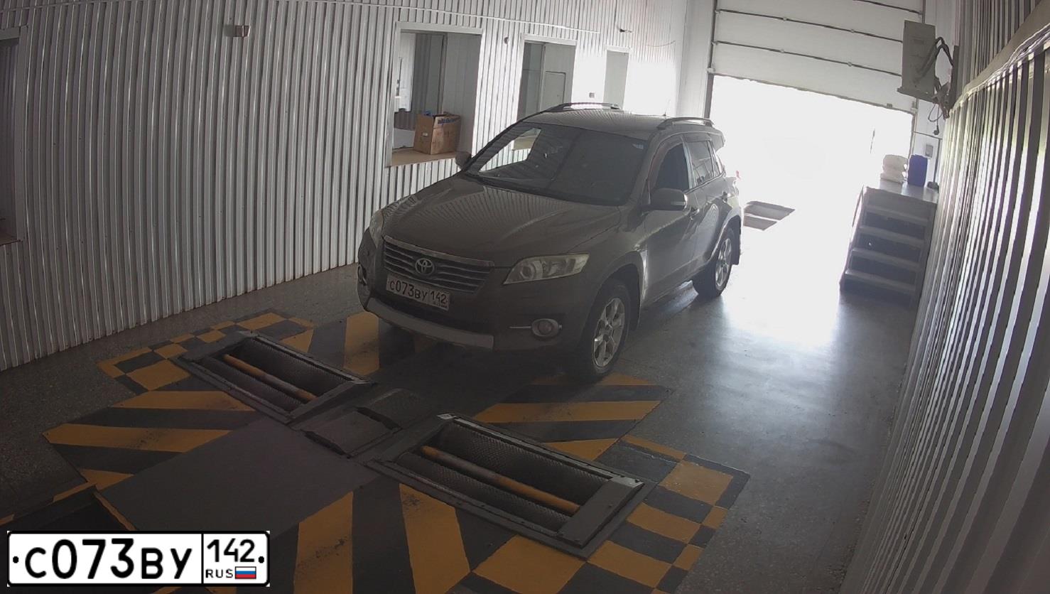 Фото автомобиля NISSAN NOTE, 2006 — госномер М903КУ154. Цвет: КРАСНО-КОРИЧНЕВЫЙ