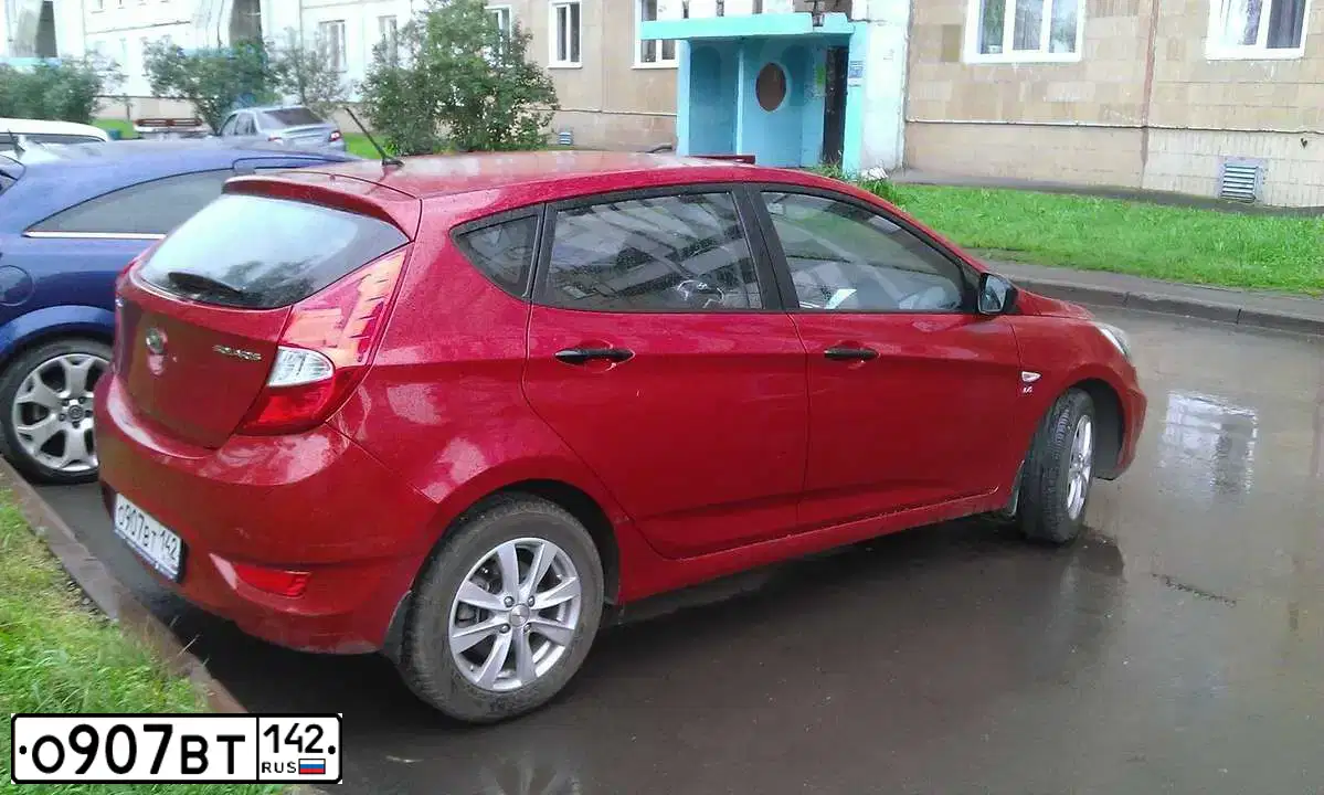 Фото автомобиля HYUNDAI SOLARIS, 2013 — госномер О907ВТ142
