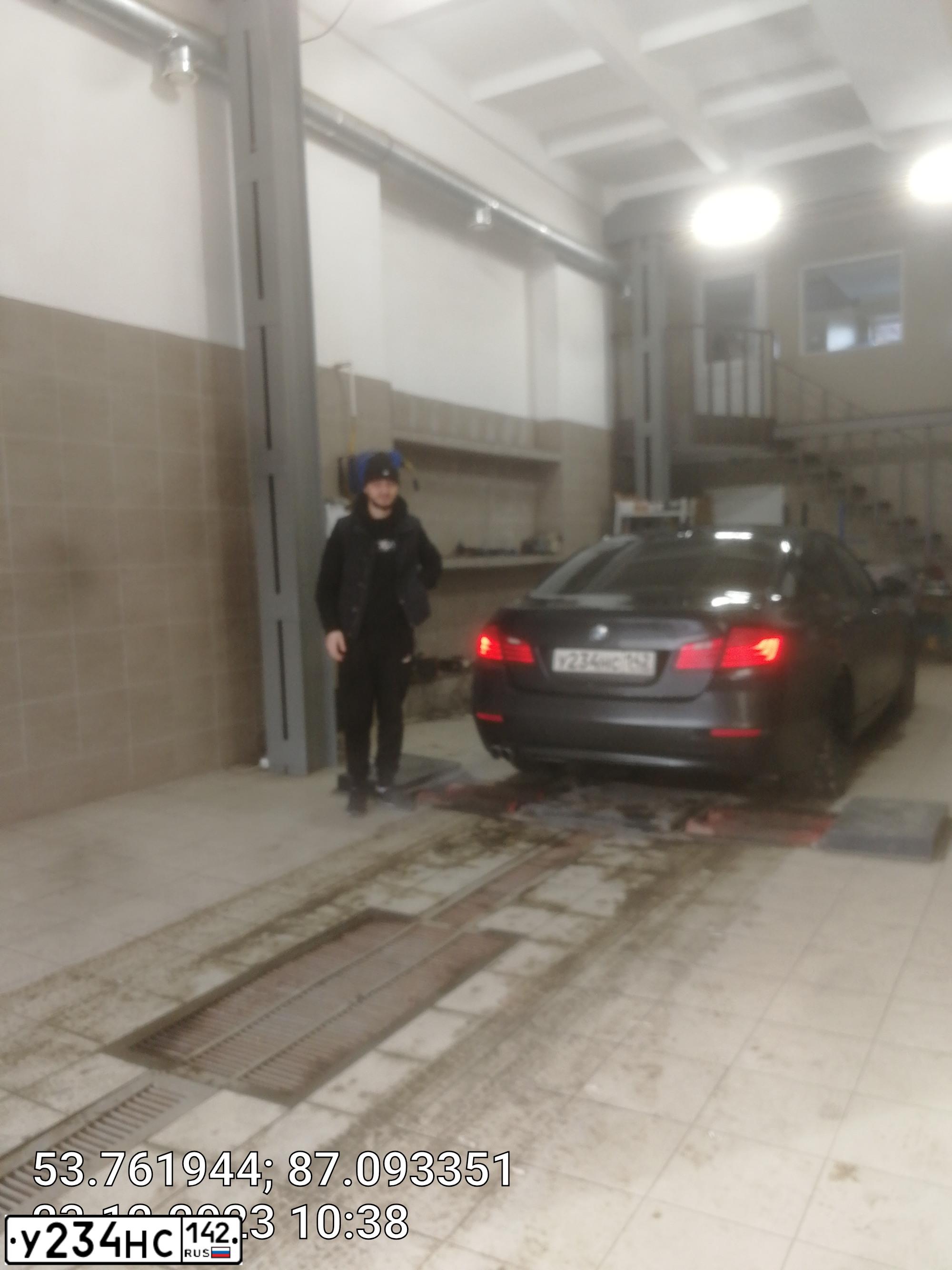 Фото автомобиля BMW SERIE 5, 2013 — госномер У234НС142. Цвет: ЧЕРНЫЙ