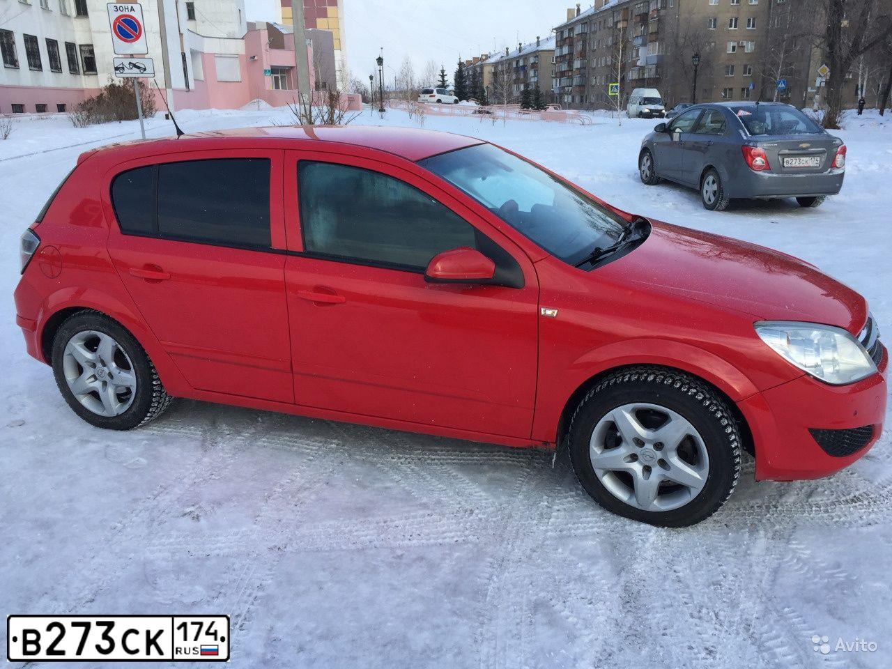 Фото автомобиля CHEVROLET AVEO, 2013 — госномер В273СК174. Цвет: СВЕТЛО-СЕРЫЙ