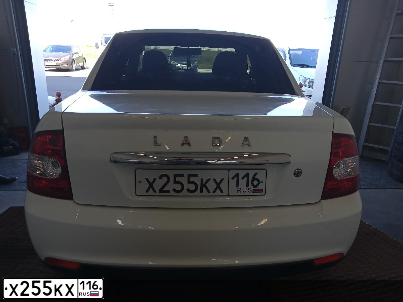 Фото автомобиля LADA 2170 PRIORA, 2016 — госномер В490ЕС702. Цвет: Белый