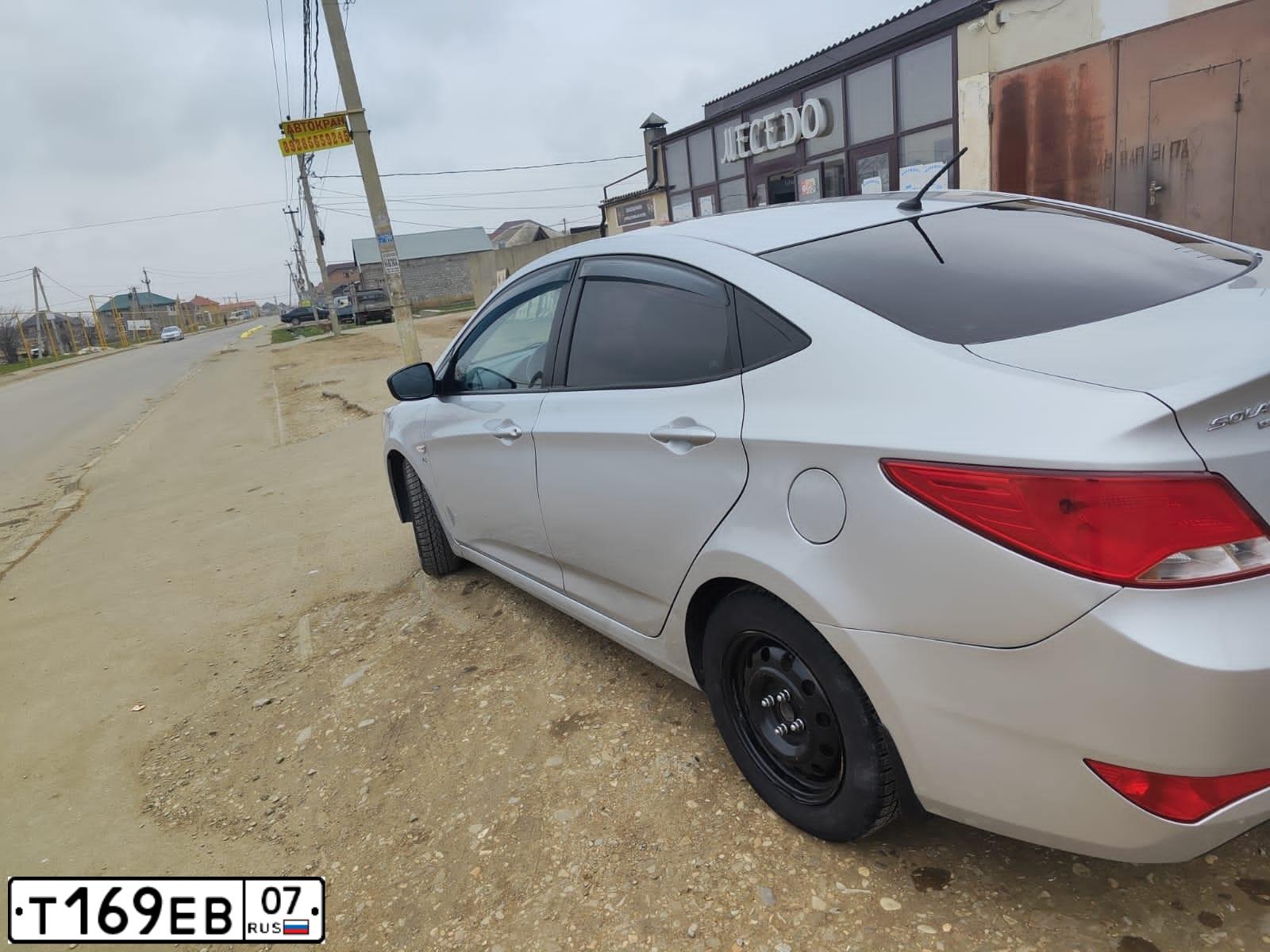 Фото автомобиля HYUNDAI SOLARIS, 2016 — госномер У472ТК05