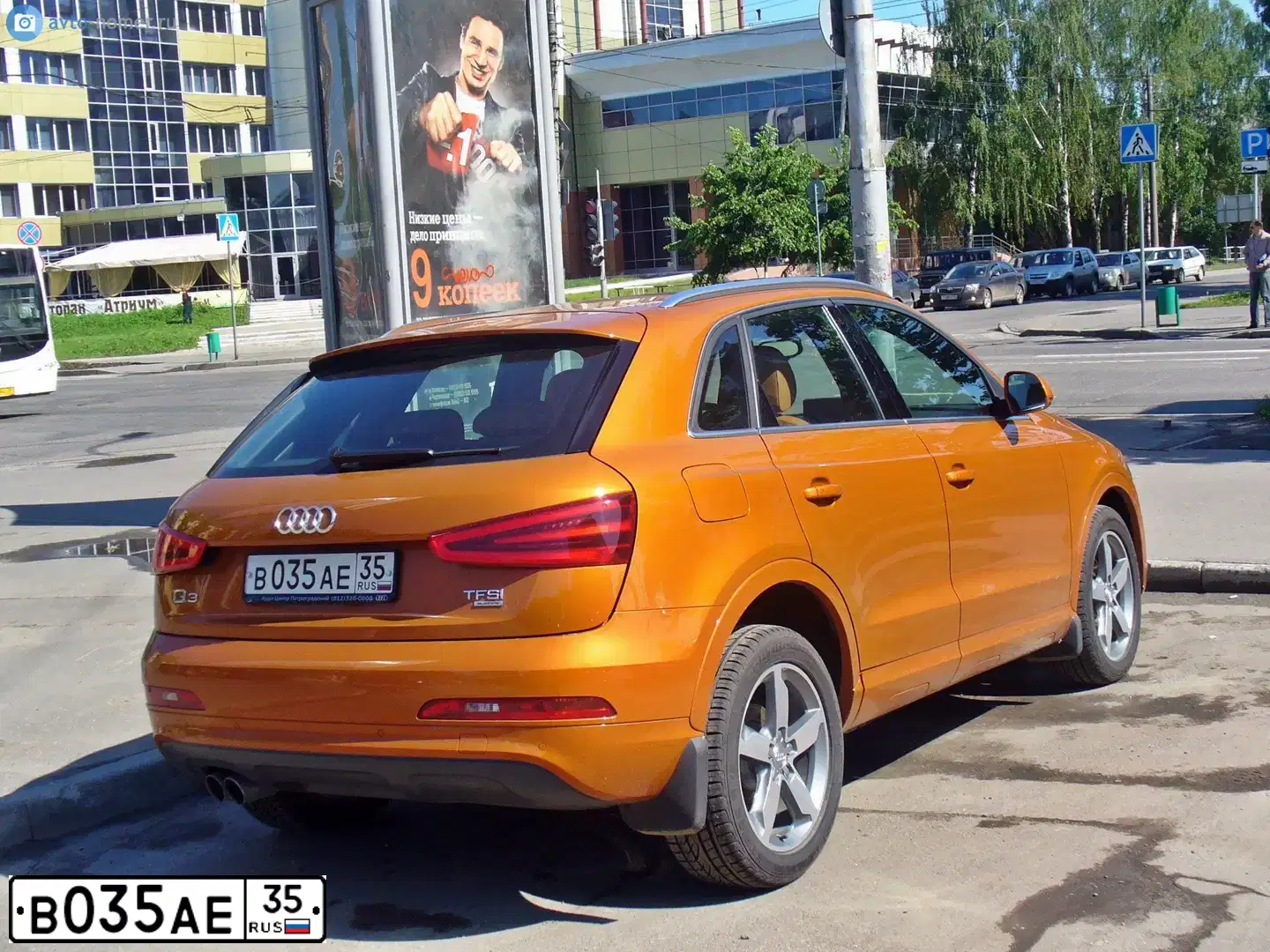 Фото автомобиля LADA 2111, 1999 — госномер В035АЕ35. Цвет: ЯРКО-ЗЕЛЕНЫЙ