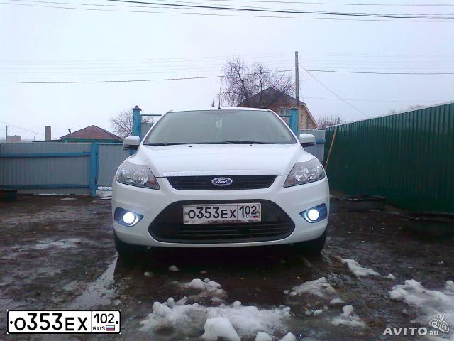 Фото автомобиля FORD FOCUS, 2010 — госномер У764УУ95. Цвет: Белый