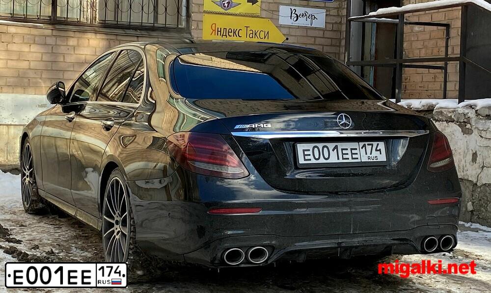 Фото автомобиля MERCEDES-BENZ E 400 D 4MATIC, 2018 — госномер Е433КТ774. Цвет: ЧЕРНЫЙ