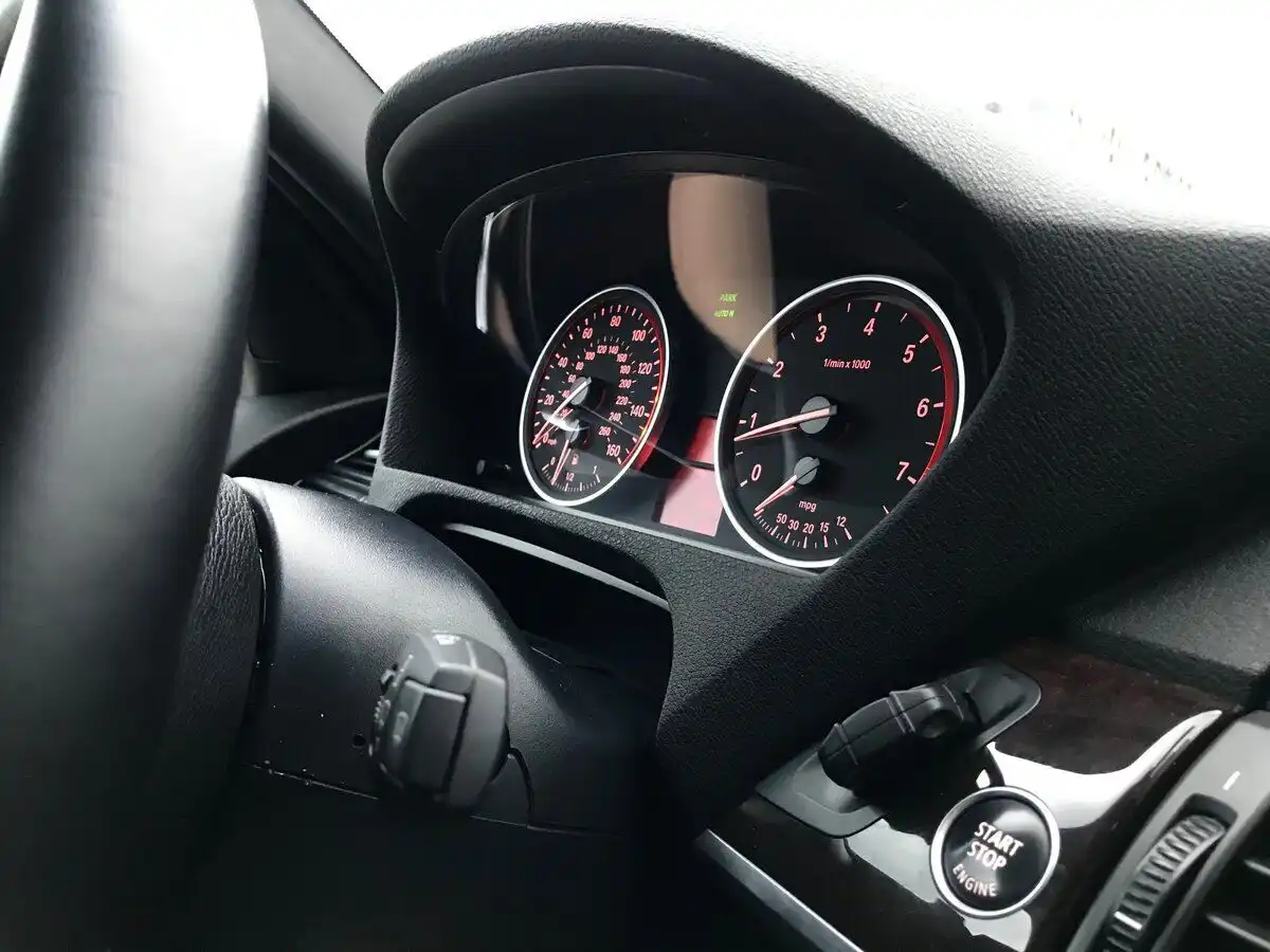 Фото автомобиля BMW X5, 2010 — госномер Р775ОЕ797. Цвет: ЧЕРНЫЙ