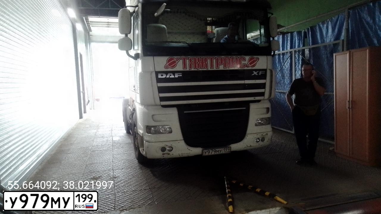 Фото автомобиля DAF XF 105 FT /4X2/, 2010 — госномер М547НЕ29. Цвет: Белый