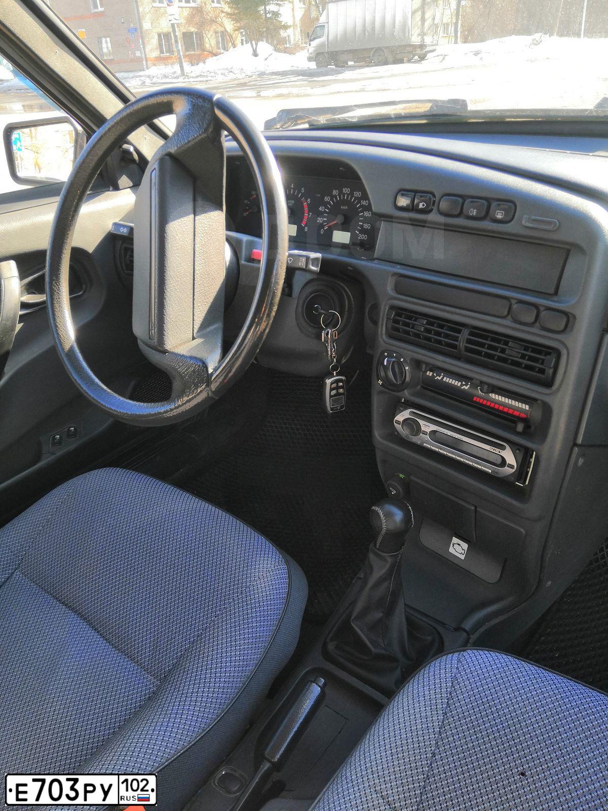Фото автомобиля LADA 2114, 2008 — госномер Н322АЕ702. Цвет: Светло-Серебристый металлик