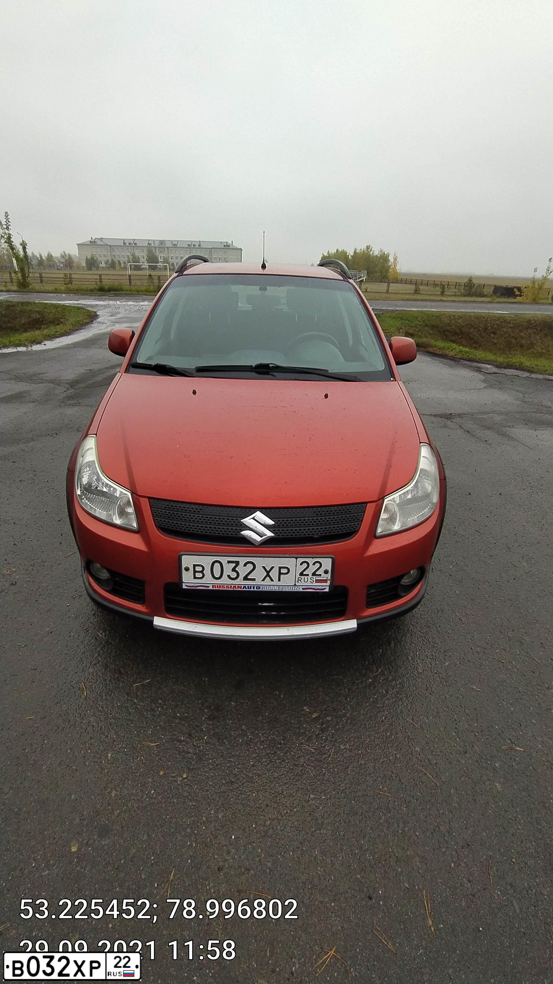 Фото автомобиля SUZUKI SX 4, 2008 — госномер В032ХР22. Цвет: Оранжевый