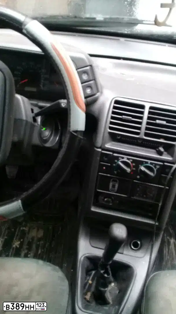 Фото автомобиля LADA 2111, 2002 — госномер В389НН123. Цвет: СЕРЕБРИСТО-ГОЛУБОЙ