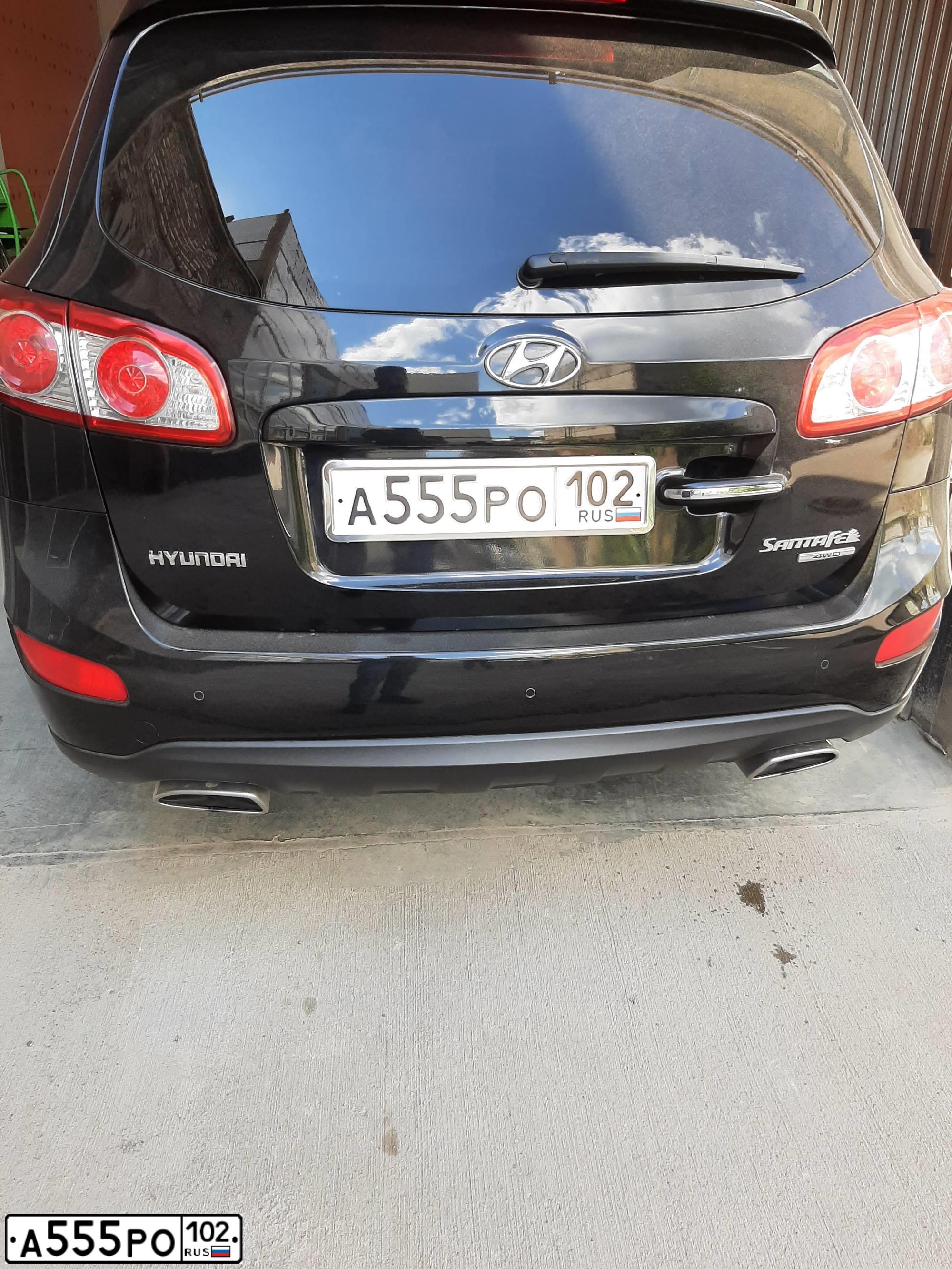 Фото автомобиля HYUNDAI SANTA FE, 2011 — госномер А555РО102. Цвет: ЧЕРНЫЙ