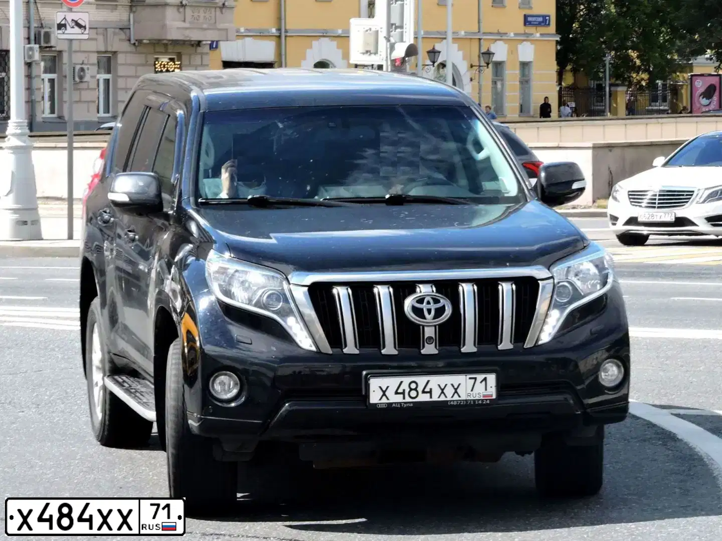 Фото автомобиля MAZDA CX-7, 2010 — госномер Х484ХХ71. Цвет: ЧЕРНЫЙ