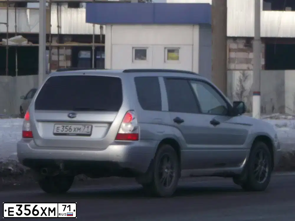 Фото автомобиля SUBARU FORESTER, 2006 — госномер Е356ХМ71. Цвет: СЕРЕБРИСТЫЙ