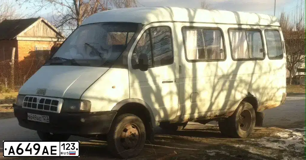 Фото автомобиля GAZ 2705, 2000 — госномер А442СР123. Цвет: СЕРО-БЕЛЫЙ