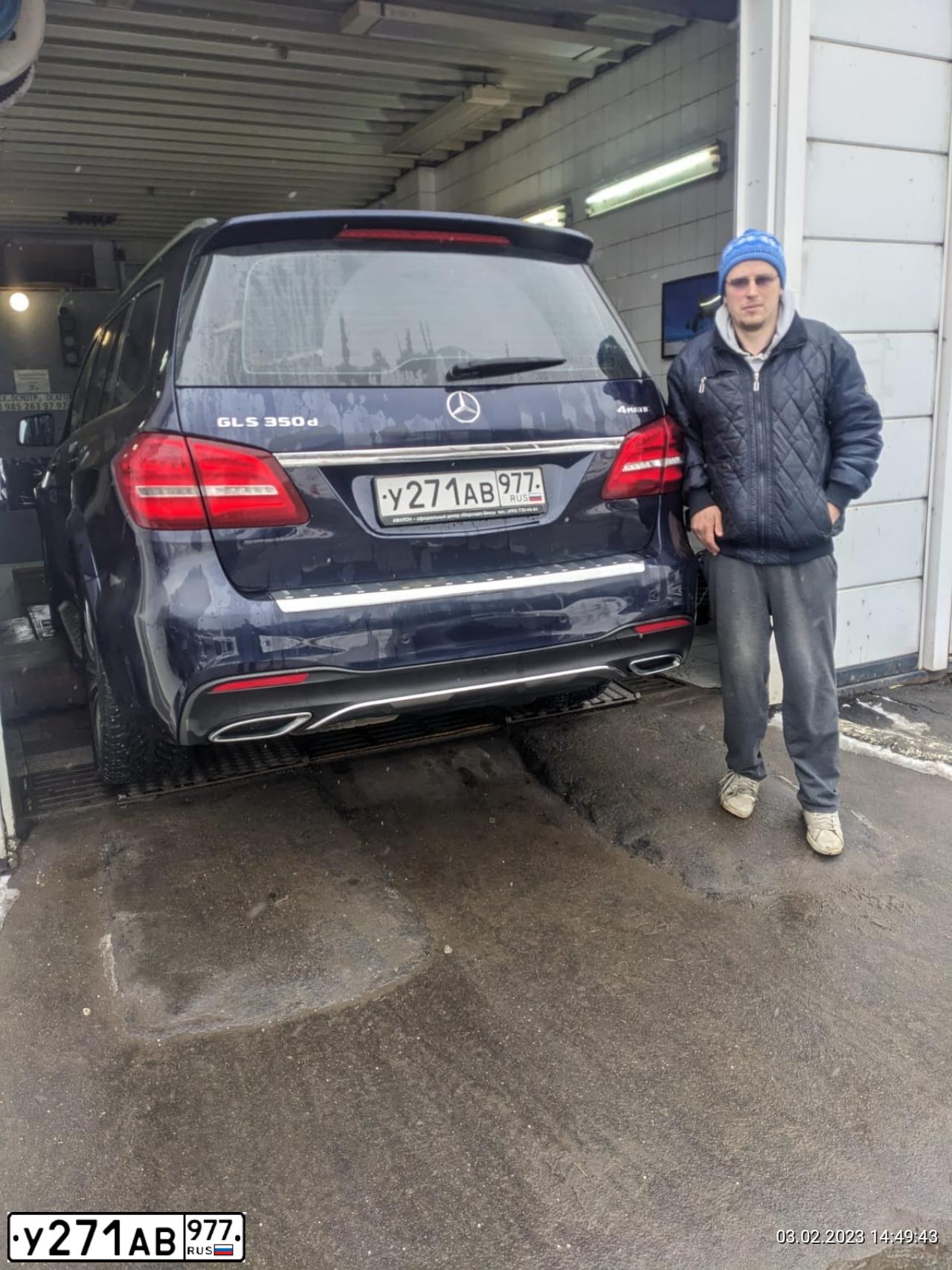 Фото автомобиля MERCEDES GL-KLASSE, 2017 — госномер У271АВ977. Цвет: синий