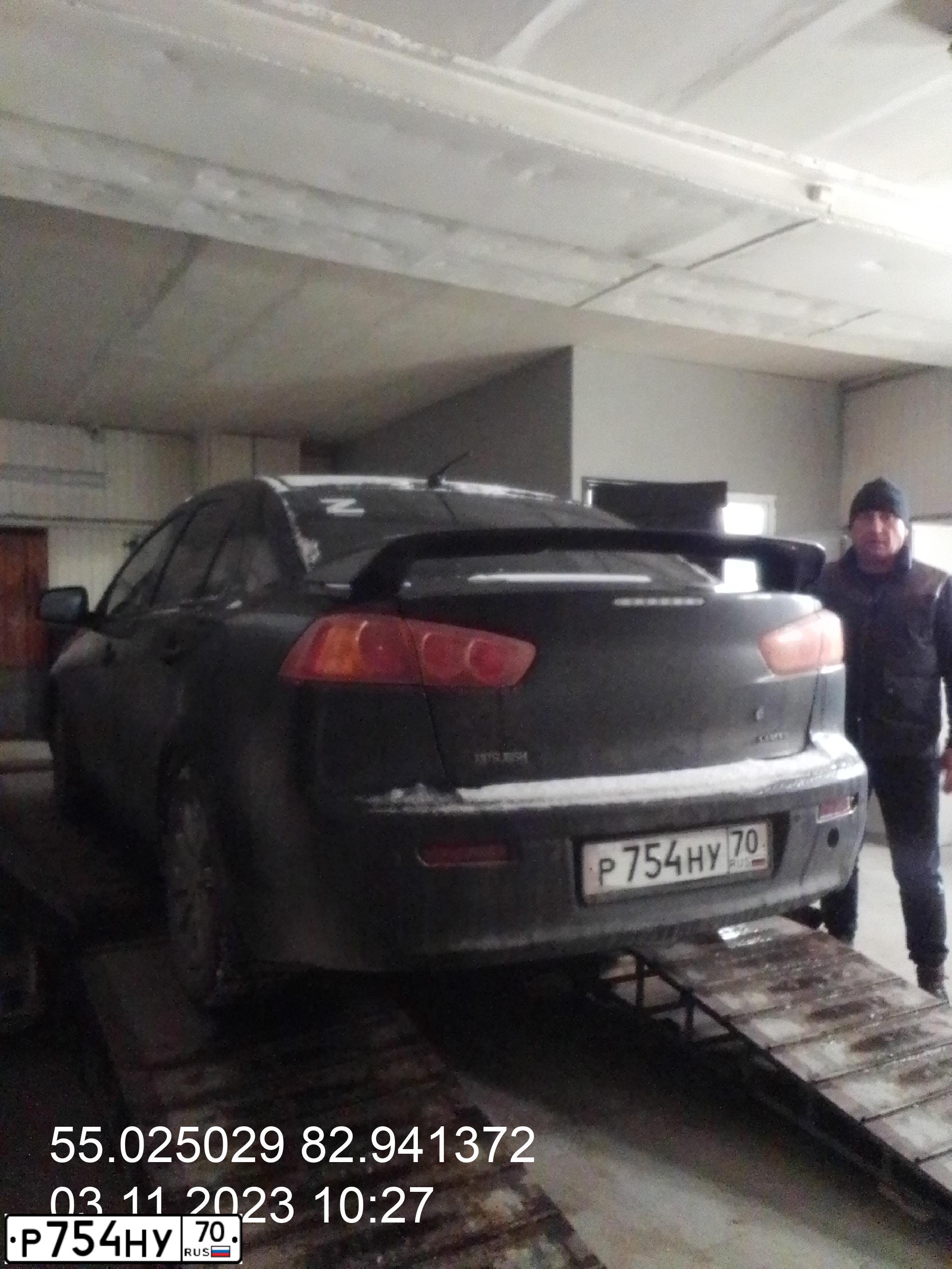 Фото автомобиля MITSUBISHI LANCER, 2008 — госномер О090МХ33. Цвет: ЧЕРНЫЙ