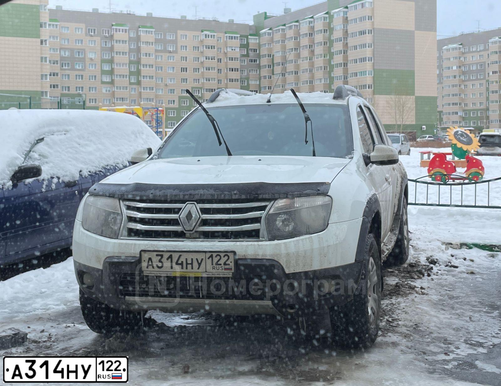 Фото автомобиля RENAULT DUSTER, 2012 — госномер А111РУ69. Цвет: Белый