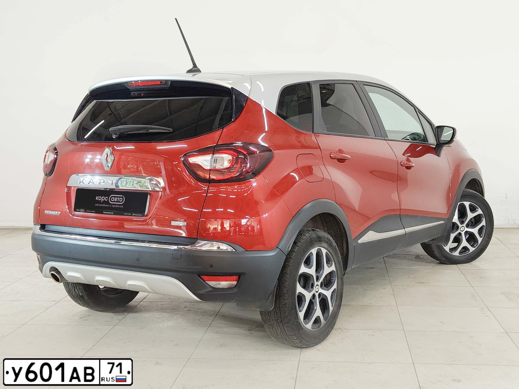 Фото автомобиля RENAULT KAPTUR АSRА3С, 2020 — госномер Х542ВО71. Цвет: МНОГОЦВЕТНЫЙ