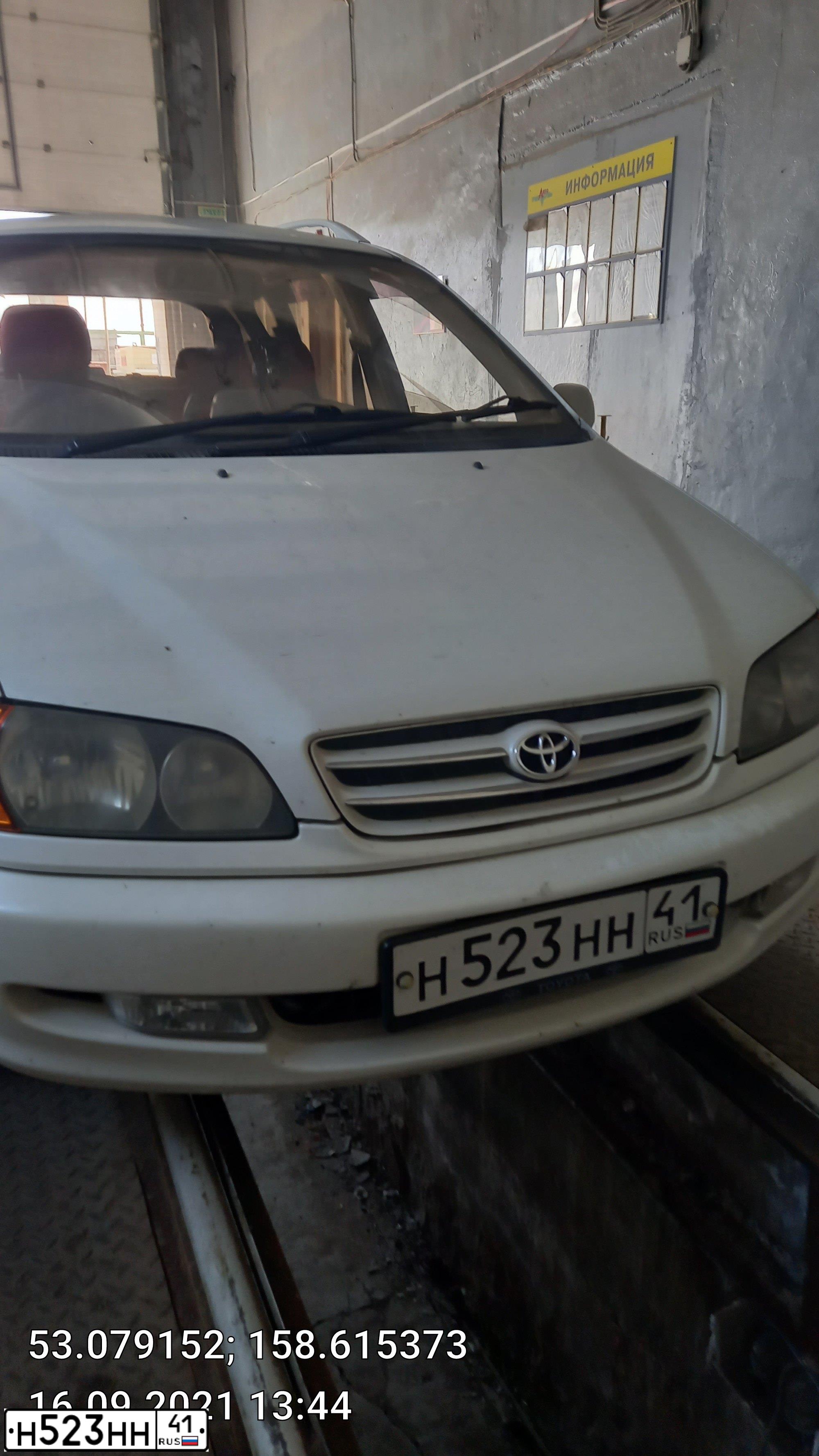 Фото автомобиля TOYOTA CAMRY, 2004 — госномер А758ЕА186. Цвет: ЧЕРНЫЙ