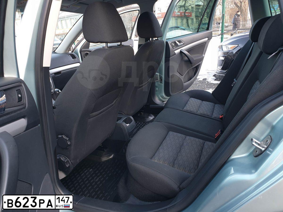 Фото автомобиля SKODA OCTAVIA, 2012 — госномер У561РТ124. Цвет: БЛЕКЛО-ЗЕЛЕНЫЙ