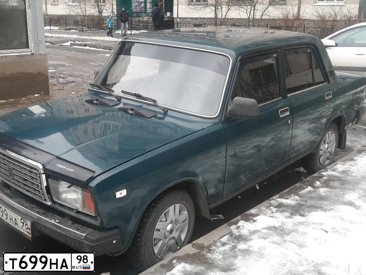 Фото автомобиля LADA 2107 LADA, 2007 — госномер Т699НА98. Цвет: ТЕМНО-ЗЕЛЕНЫЙ