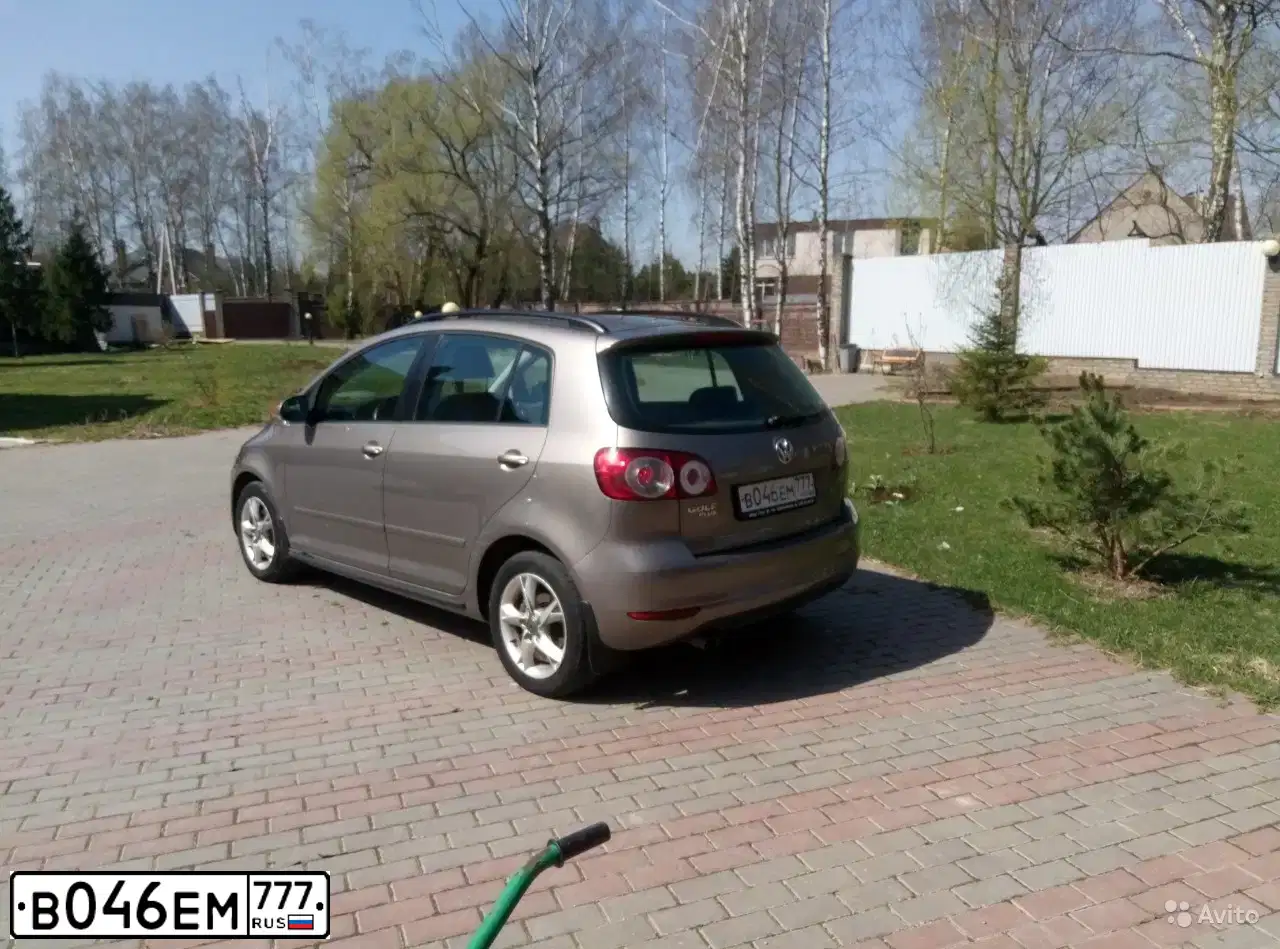Фото автомобиля VOLKSWAGEN GOLF PLUS, 2012 — госномер В673ЕР57. Цвет: СЕРО-КОРИЧНЕВЫЙ