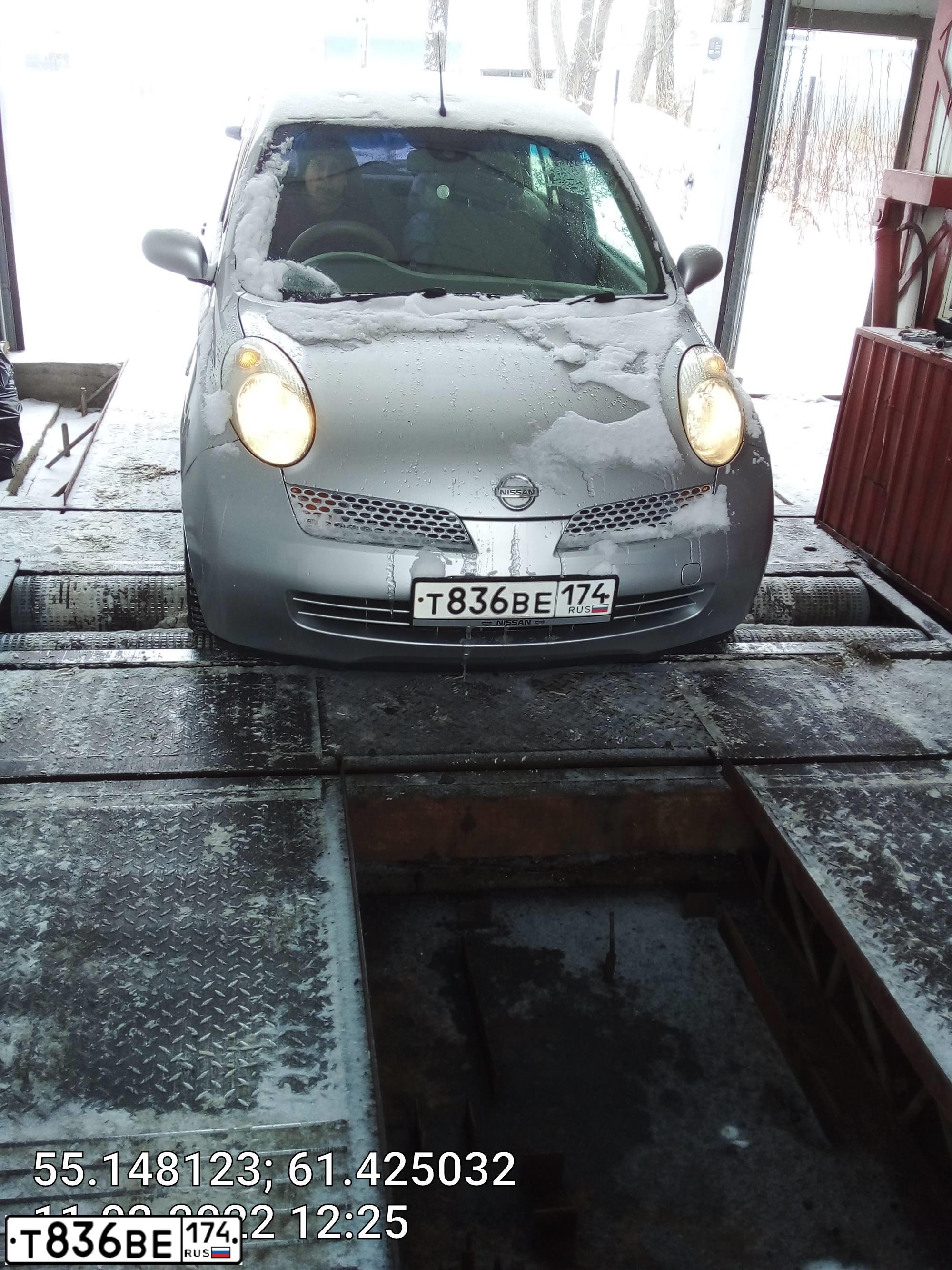 Фото автомобиля NISSAN MARCH, 2002 — госномер Т836ВЕ174