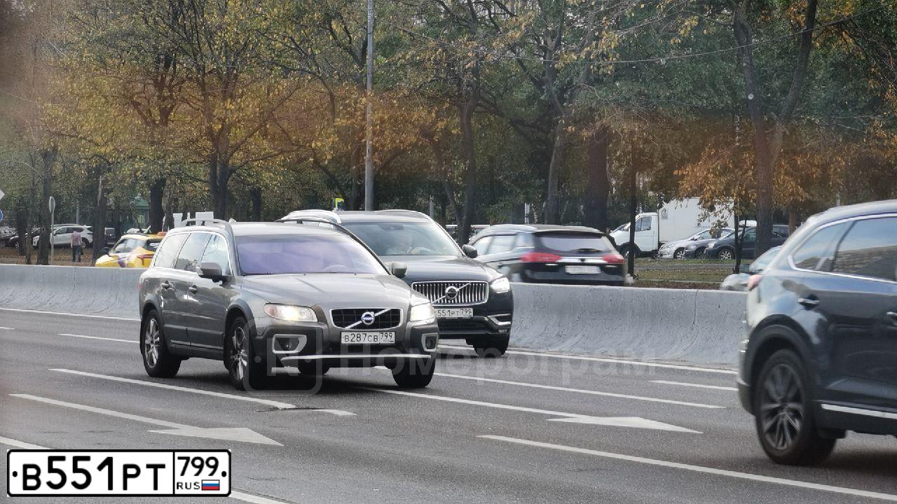 Фото автомобиля AUDI Q7, 2019 — госномер В551РТ799. Цвет: ЧЕРНЫЙ