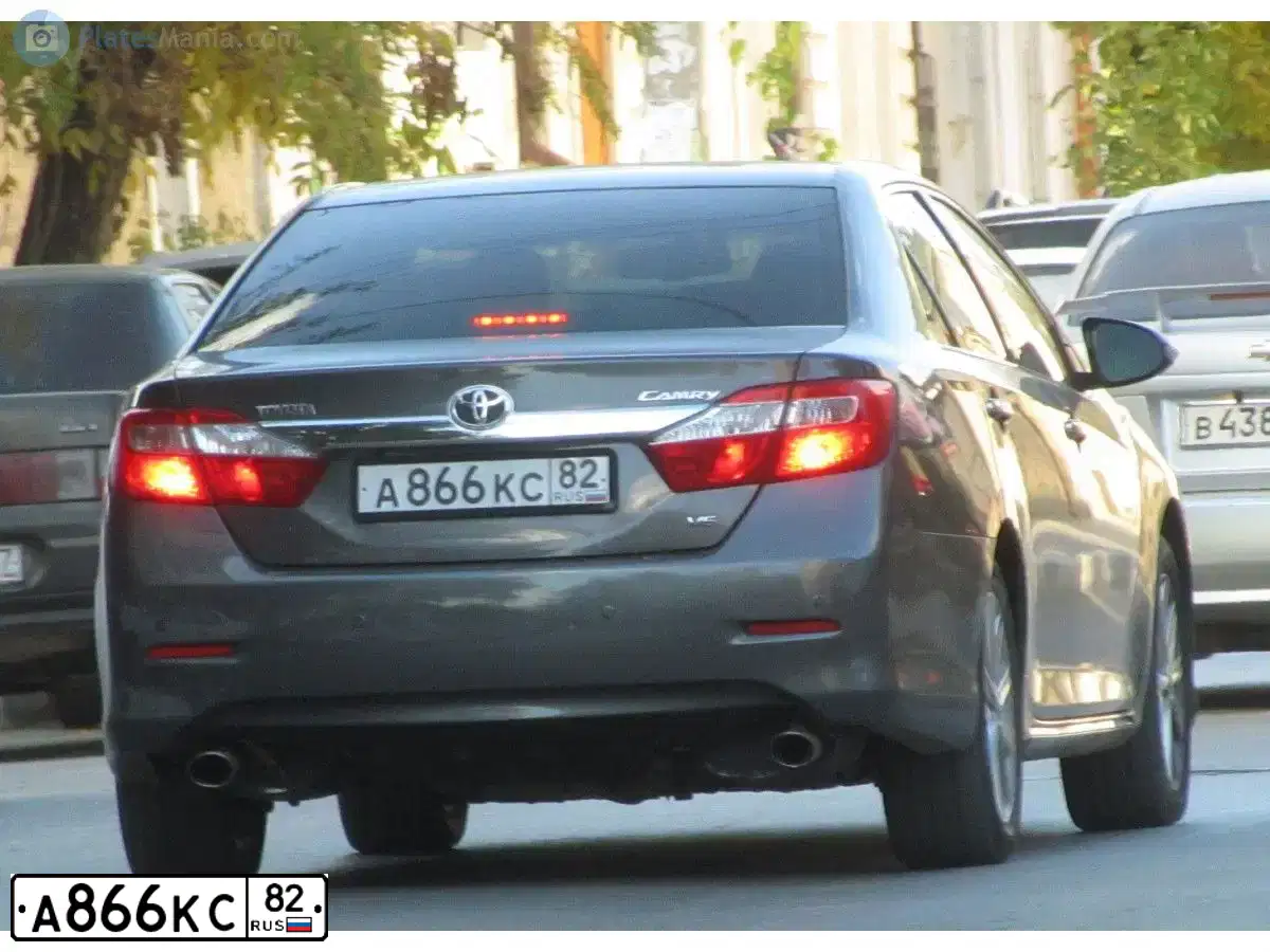 Фото автомобиля TOYOTA CAMRY 3 5L, 2012 — госномер Е888ЕН82. Цвет: СЕРЫЙ