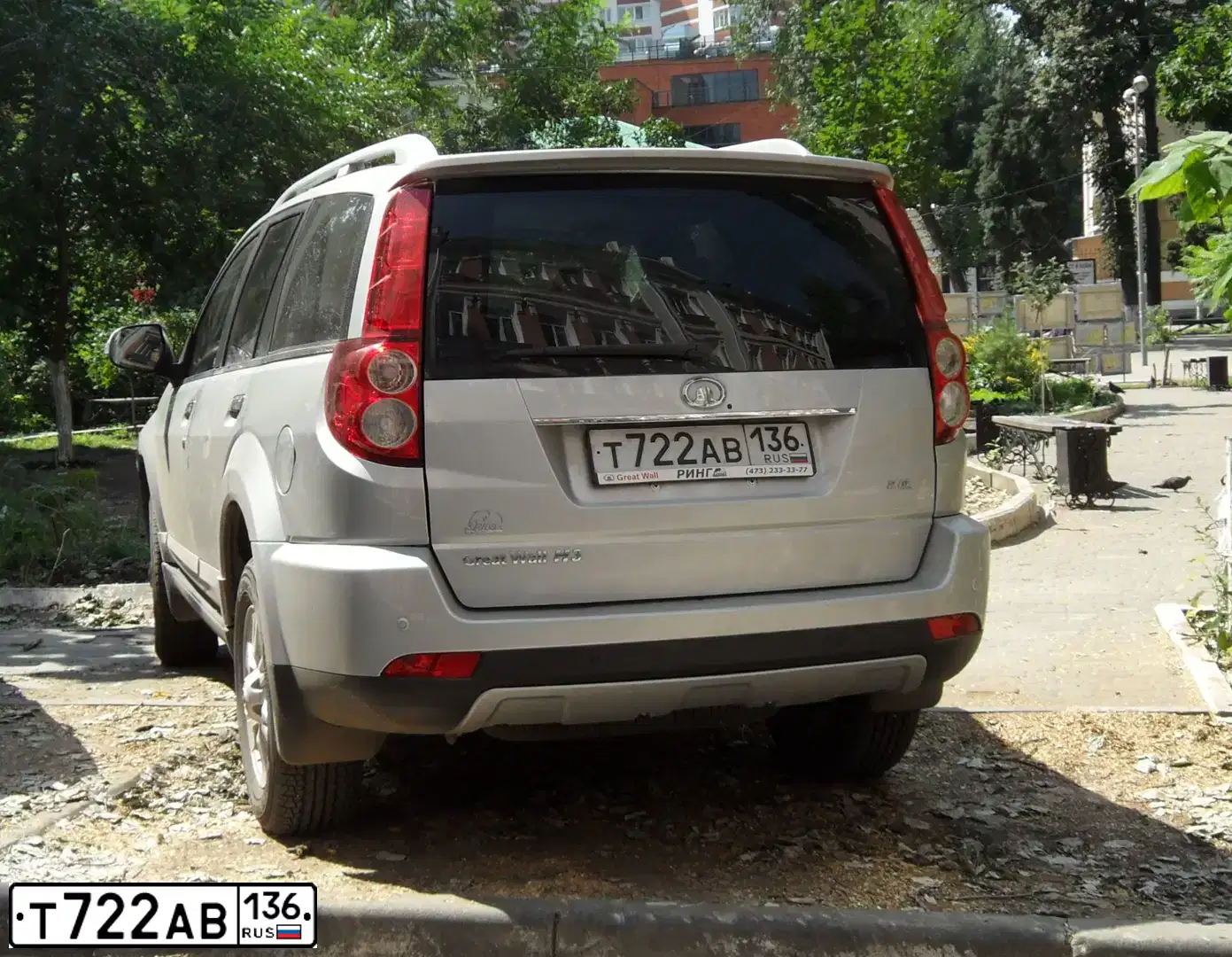 Фото автомобиля GREAT WALL HOVER, 2014 — госномер С292УР36. Цвет: СВЕТЛО-СЕРЫЙ