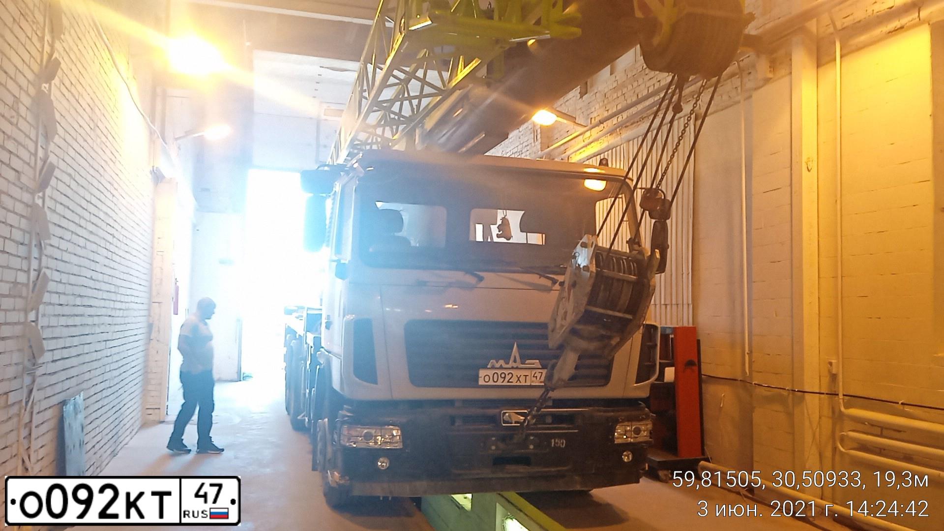 Фото автомобиля MAZ MAN MAZ-MAN 6312 /6X4/, 2018 — госномер О092ХТ47. Цвет: Серый