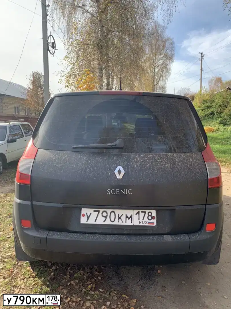 Фото автомобиля RENAULT MEGANE /GRAND/ SCENIC, 2008 — госномер О154ЕН761. Цвет: ЧЕРНЫЙ