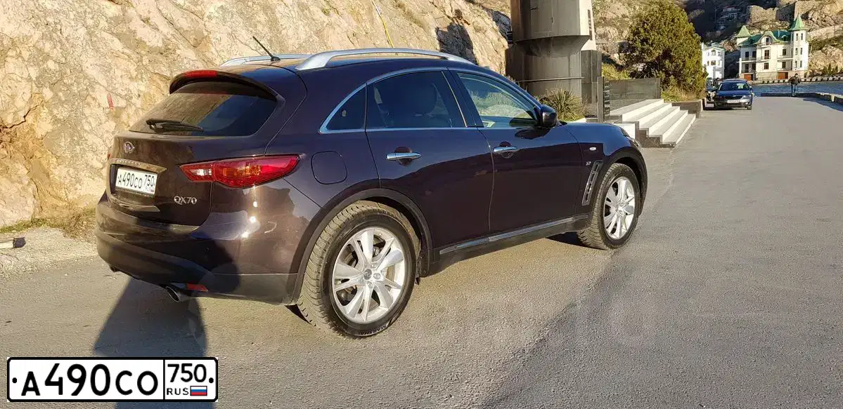 Фото автомобиля INFINITI QX70, 2017 — госномер А930ХЕ92