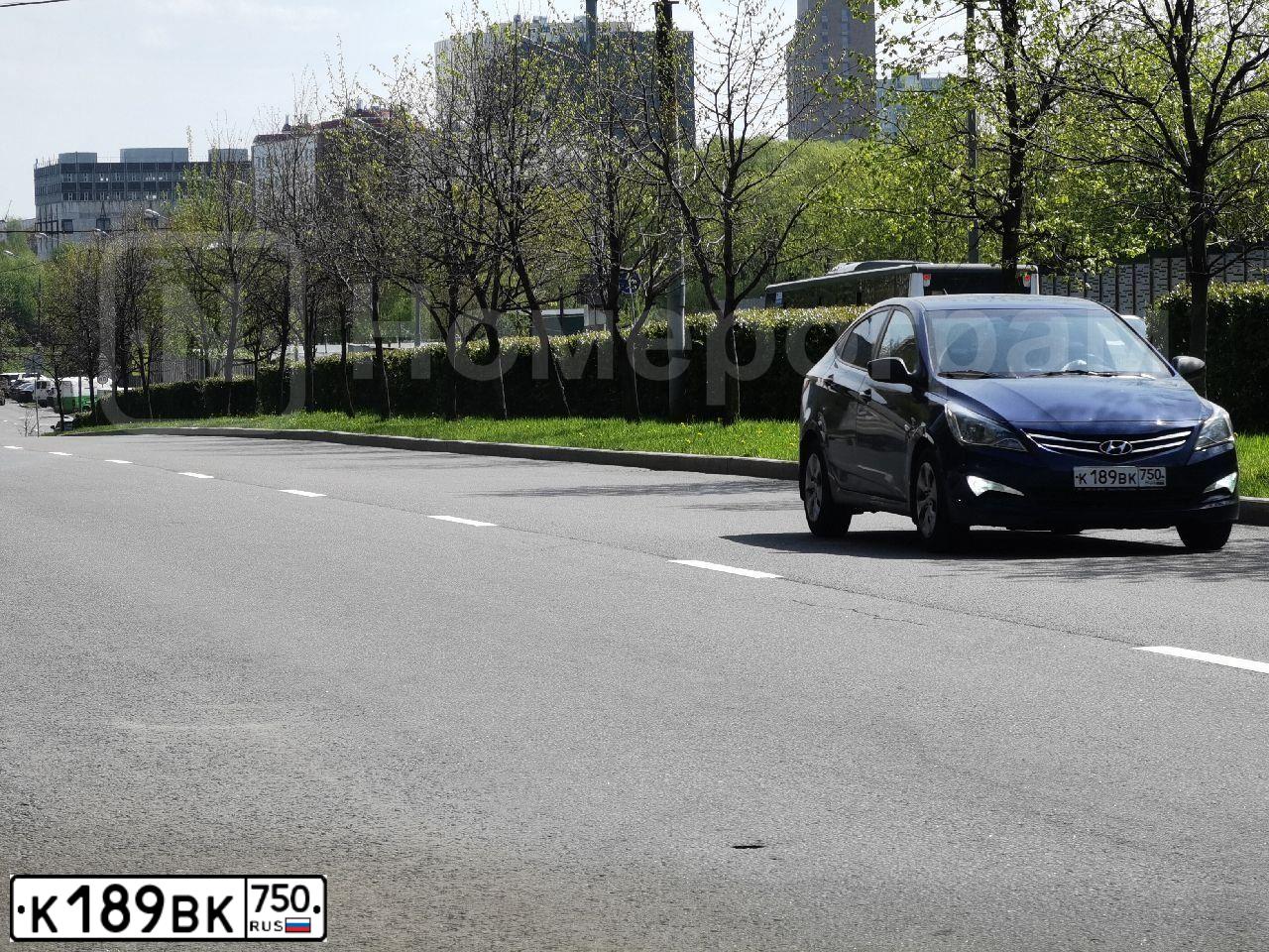 Фото автомобиля HYUNDAI SOLARIS, 2015 — госномер Р045МЕ797. Цвет: синий