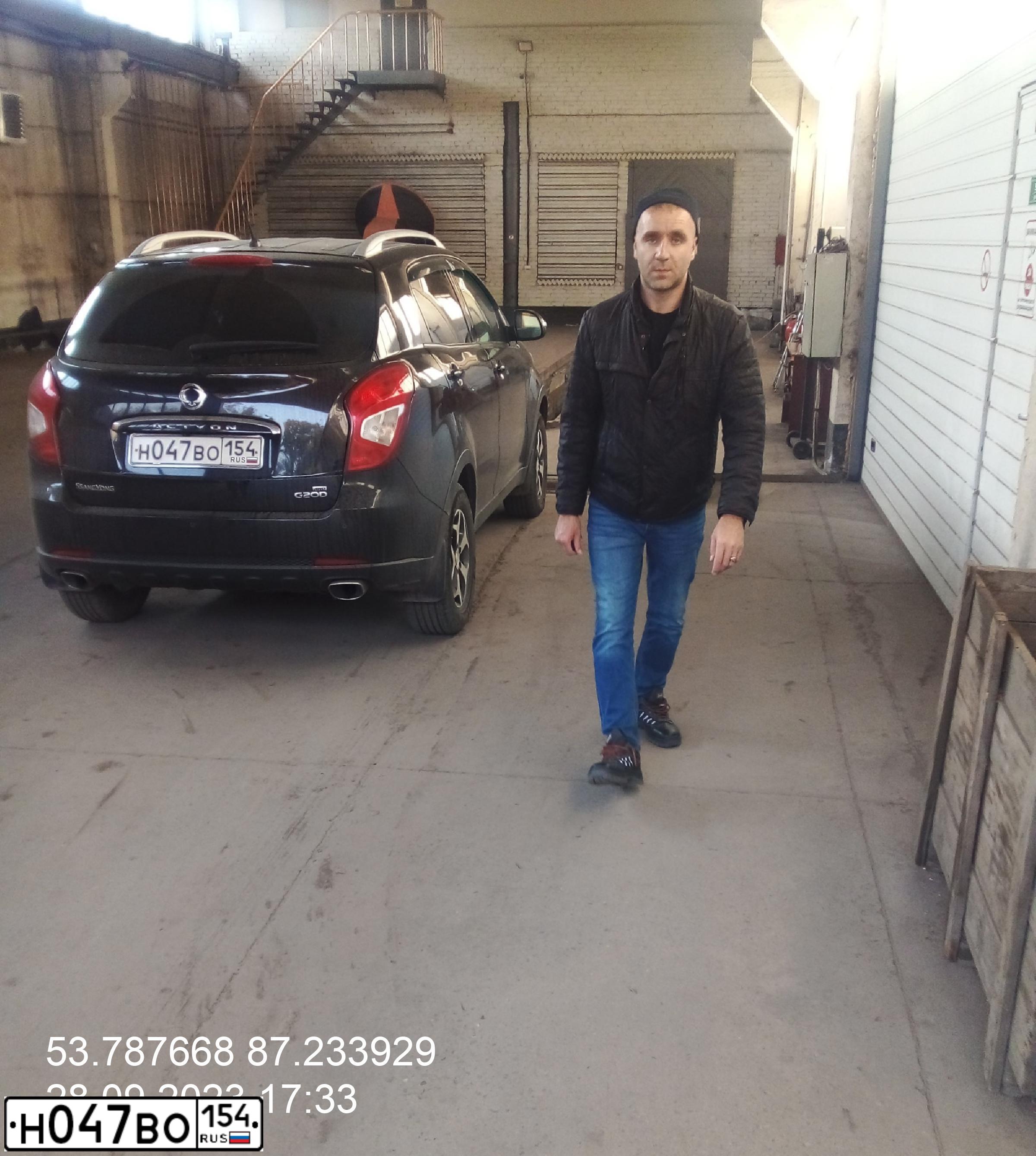 Фото автомобиля SSANGYONG ACTYON, 2014 — госномер У440ОА142. Цвет: ЧЕРНЫЙ
