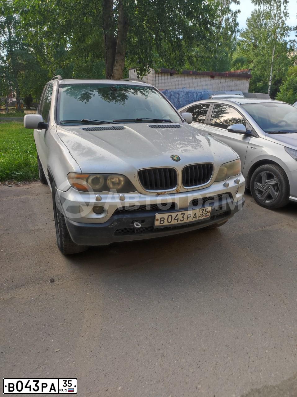 Фото автомобиля BMW X5, 2005 — госномер В043РА35. Цвет: Серебристый