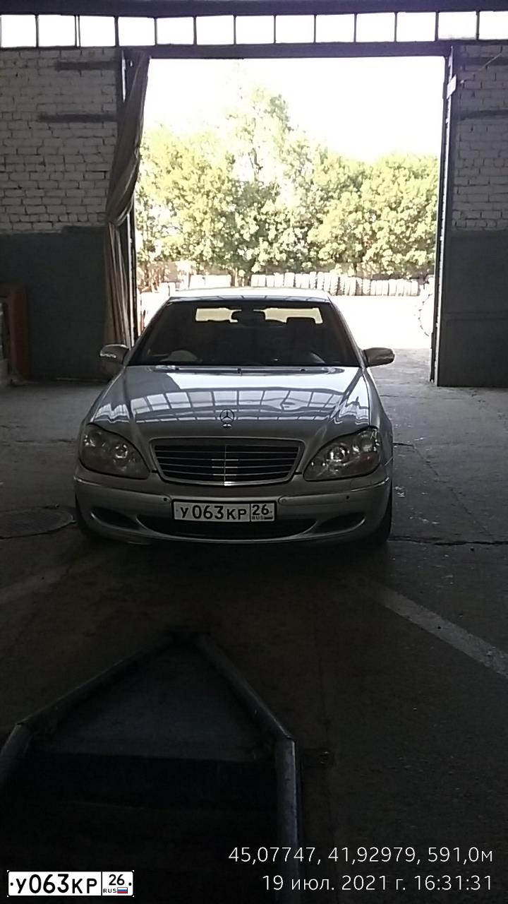 Фото автомобиля SUBARU FORESTER, 1998 — госномер Е767АТ126. Цвет: ТЕМНО-КРАСНЫЙ