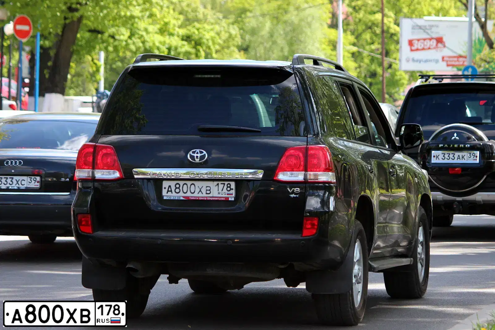 Фото автомобиля TOYOTA LANDCRUISER 200, 2011 — госномер А800ХВ178. Цвет: ЧЕРНЫЙ