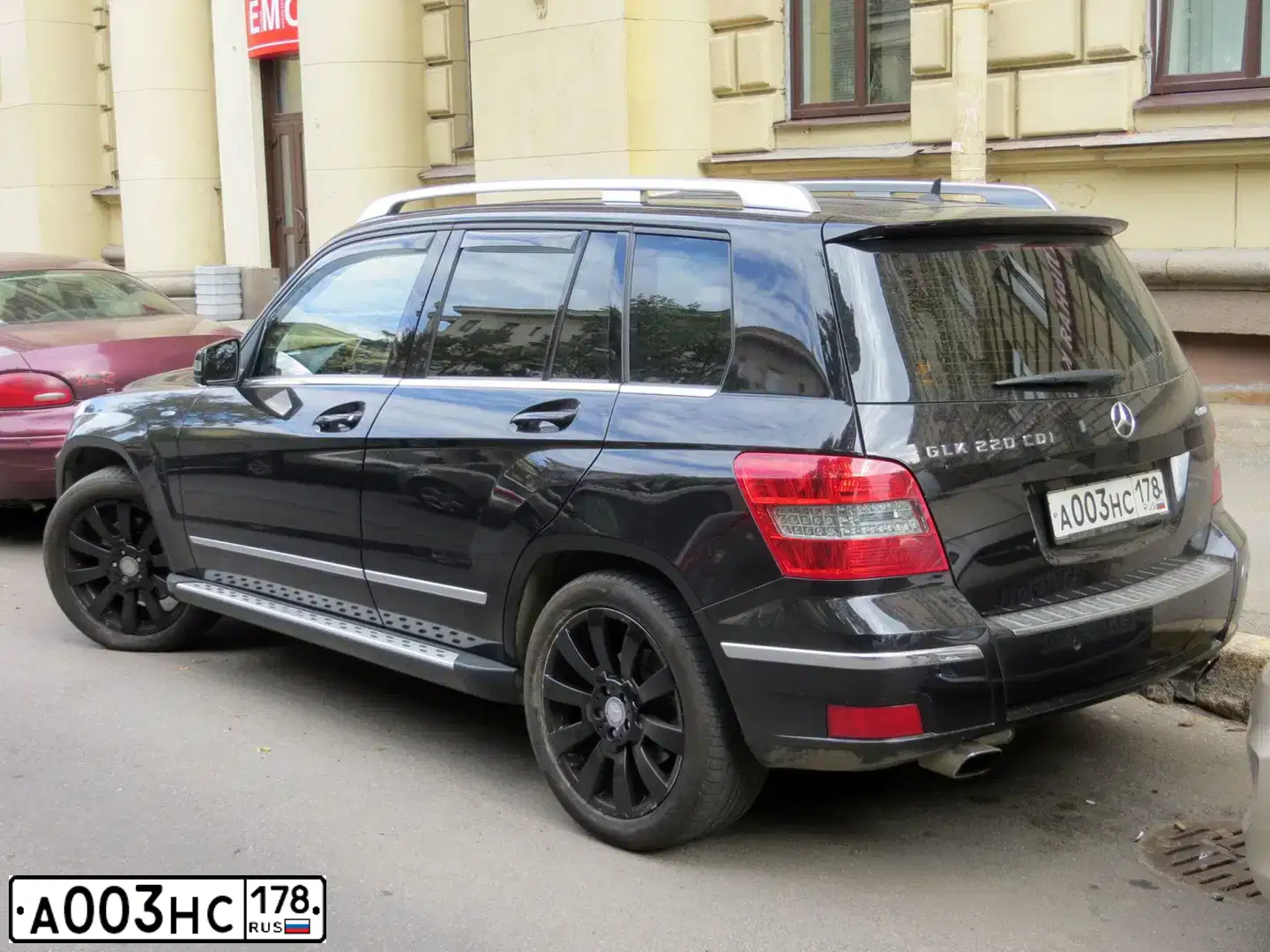 Фото автомобиля MERCEDES GLK-KLASSE, 2010 — госномер О837СМ78. Цвет: ЧЕРНЫЙ