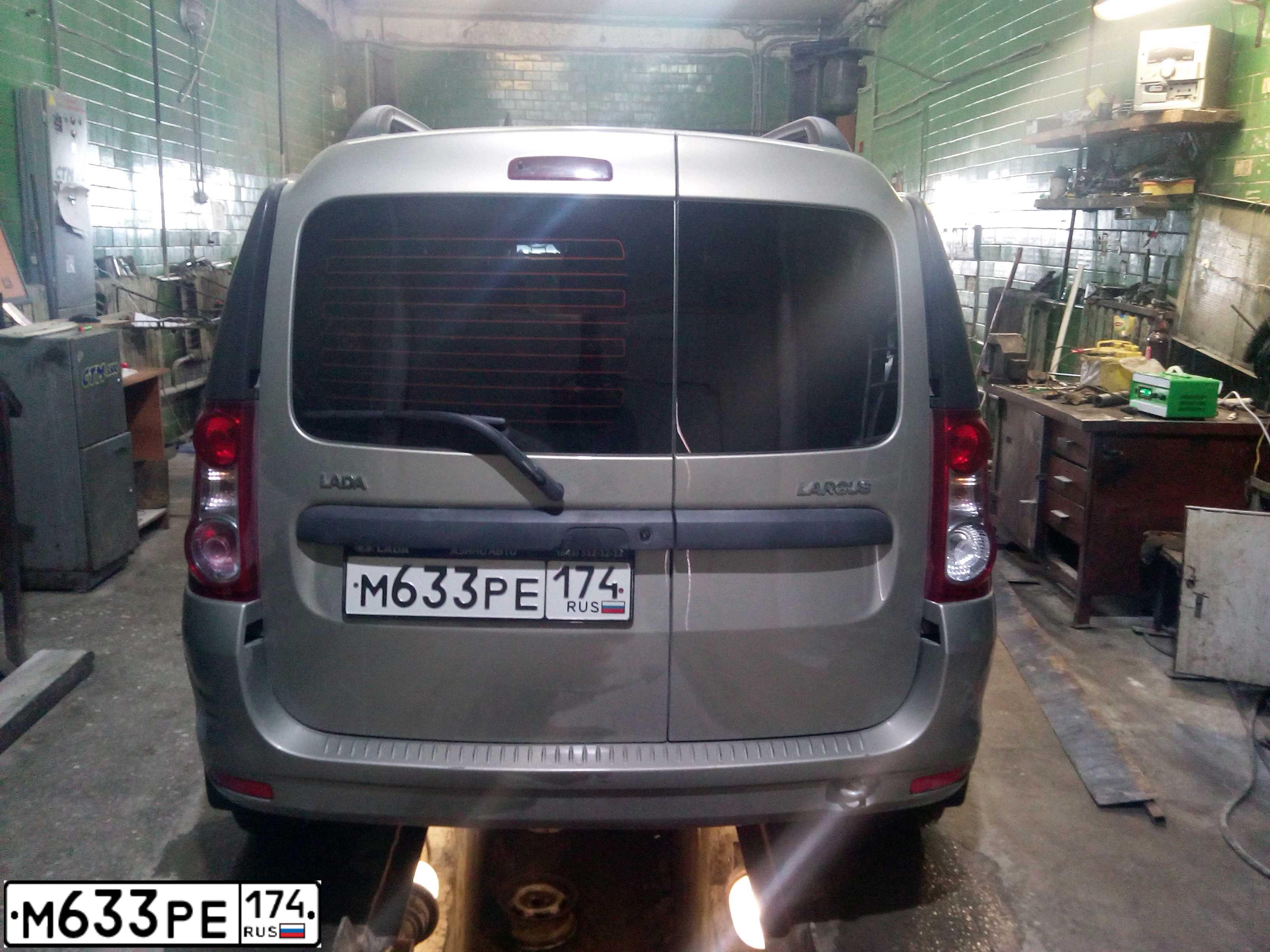 Фото автомобиля LADA LARGUS, 2012 — госномер М633РЕ174. Цвет: СЕРО-БЕЖЕВЫЙ