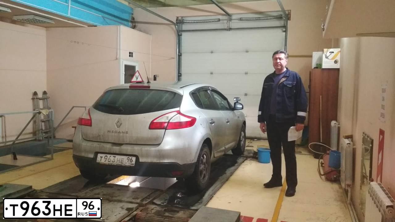 Фото автомобиля MAZDA CX-7, 2011 — госномер Т968НЕ96. Цвет: ЧЕРНЫЙ