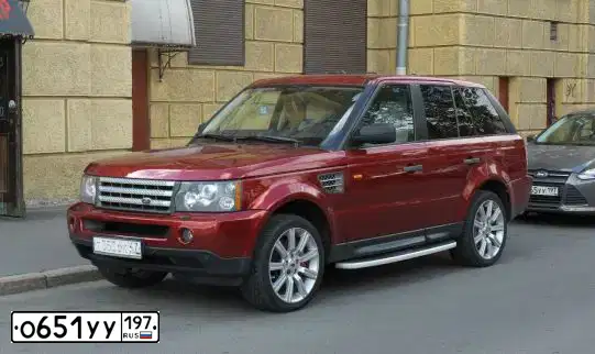 Фото автомобиля HYUNDAI GRAND STAREX, 2012 — госномер О651УУ197. Цвет: БЕЛЫЙ