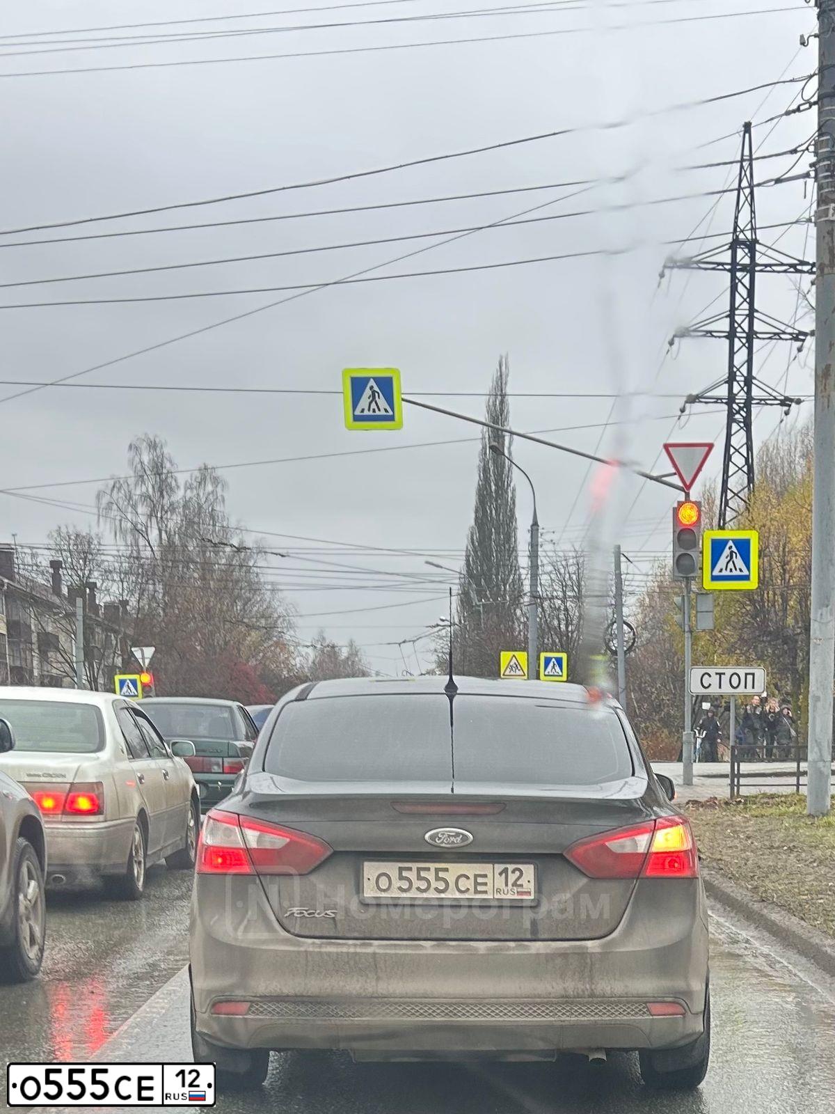 Фото автомобиля FORD FOCUS, 2011 — госномер Е858СЕ152. Цвет: ЧЕРНЫЙ