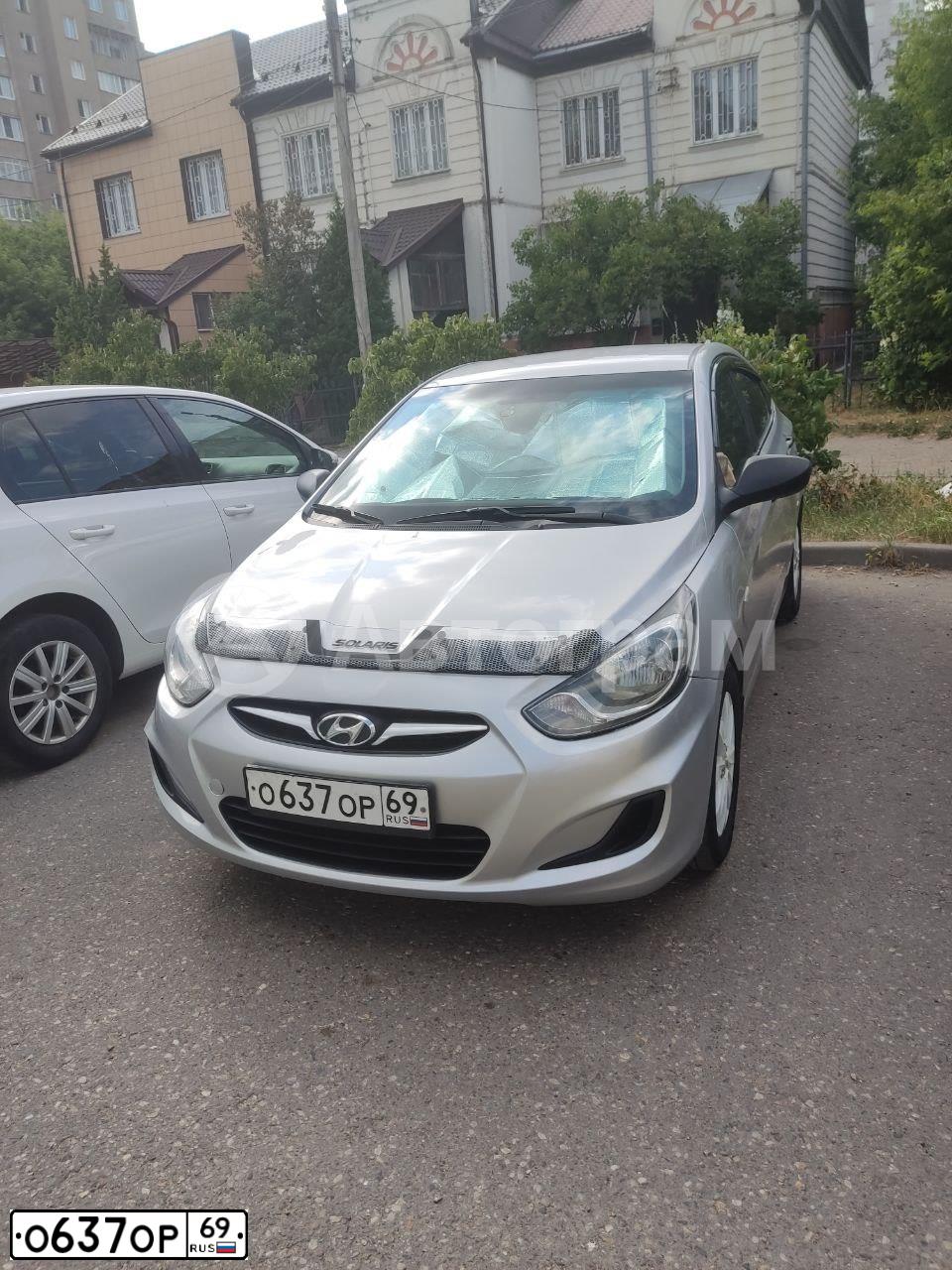 Фото автомобиля HYUNDAI SOLARIS, 2011 — госномер О637ОР69. Цвет: СЕРЕБРИСТЫЙ